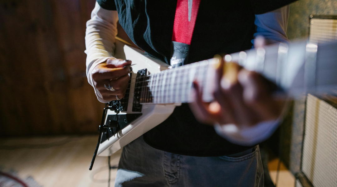 Pinch Harmonics erklärt – der ultimative Guide