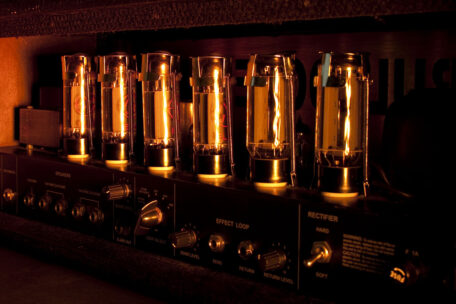 Endstufenröhren eines Röhrenverstärkers.