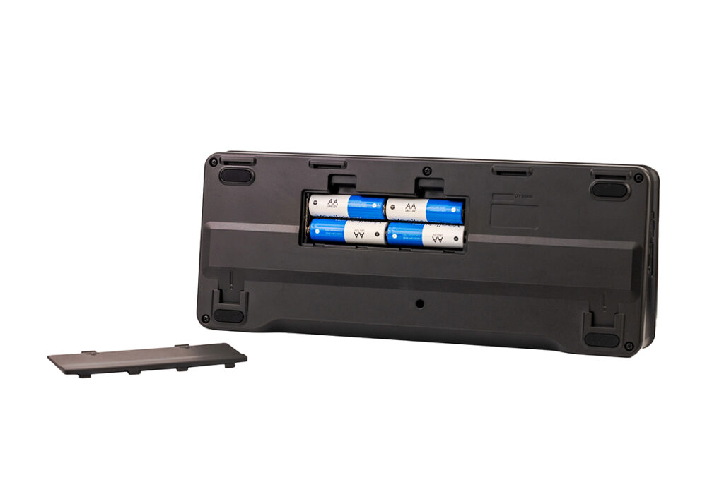 Der Zoom L6max kann über vier AA-Batterien betrieben werden – perfekt für mobile Aufnahmen ohne Steckdose.