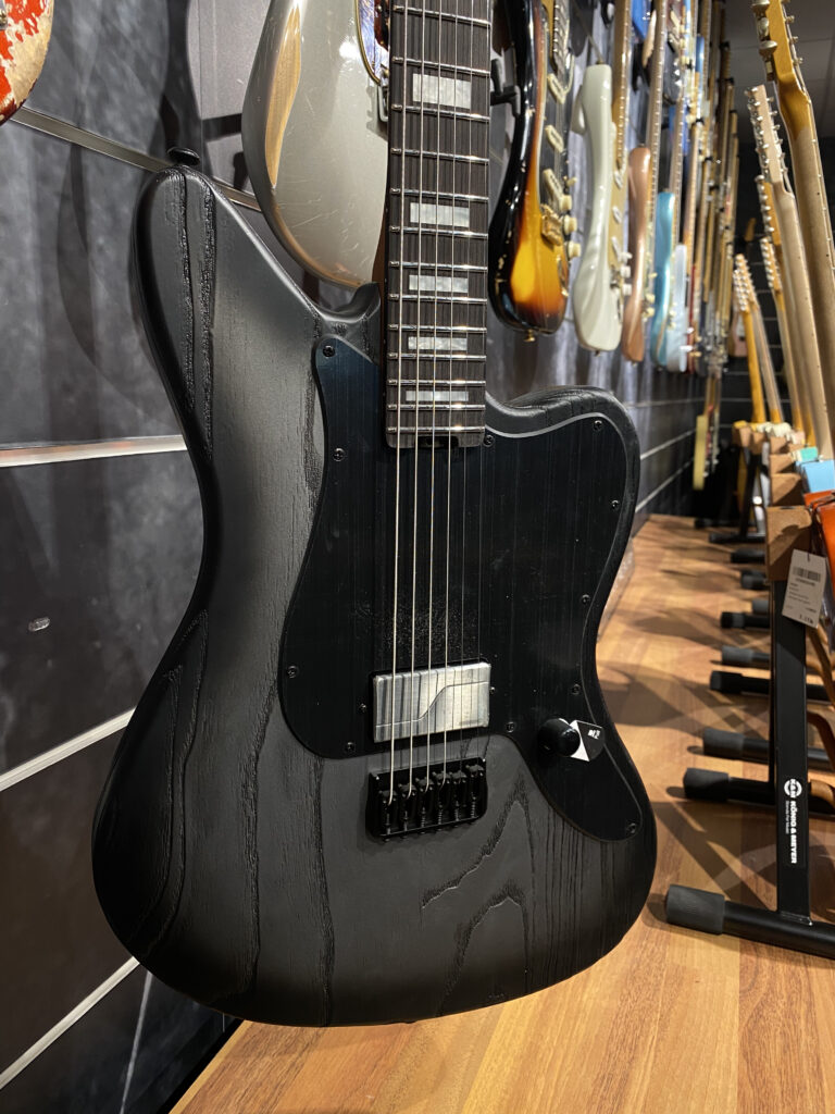 ESP LTD XJ-1 Baritone Silver Blast ESP LTD XJ-1 Baritone Silver Blast Korpus