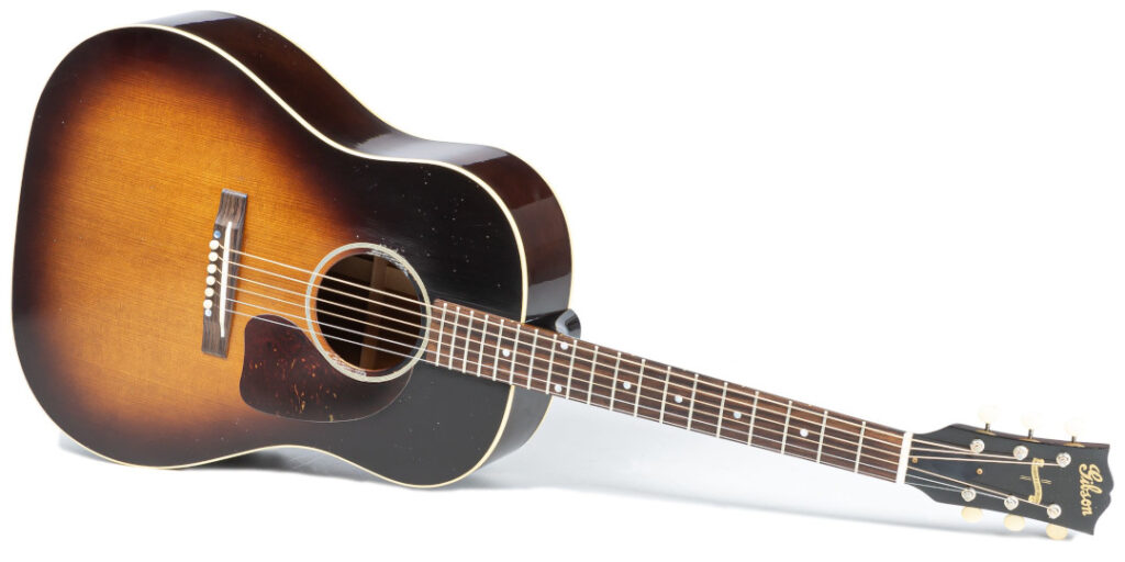 Gibson J-45 1942 Banner Vintage Sunburst Light Aged