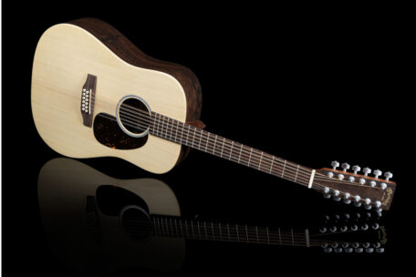 12-saitige Akustikgitarre