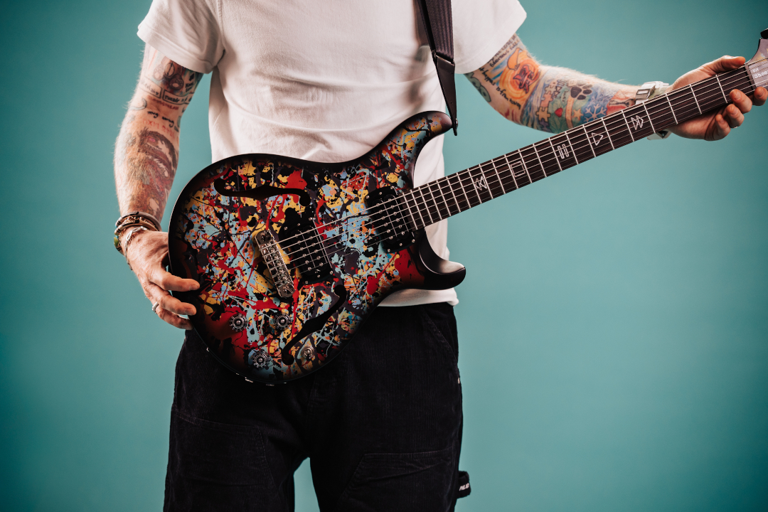 PRS SE Ed Sheeran Cosmic Splash: Baritone-Signature limitiert auf 1.000 Exemplare