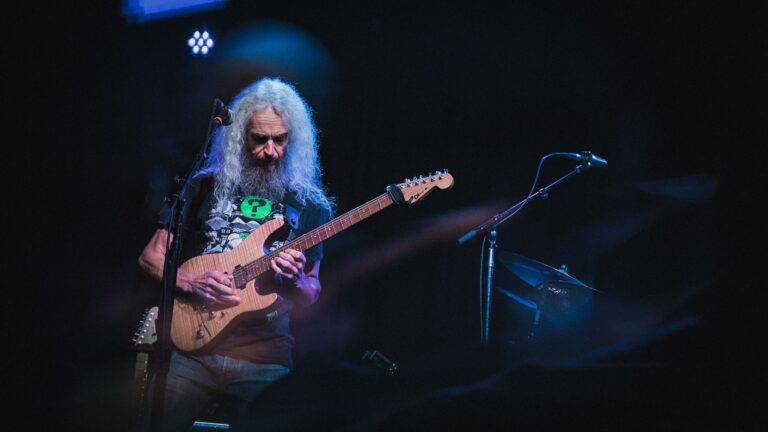 Guthrie Govan Live