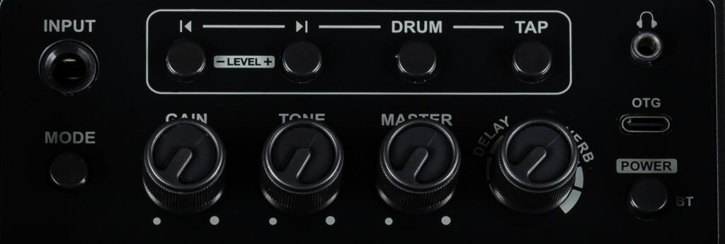 PGA-08 Portable Guitar Amp Controls