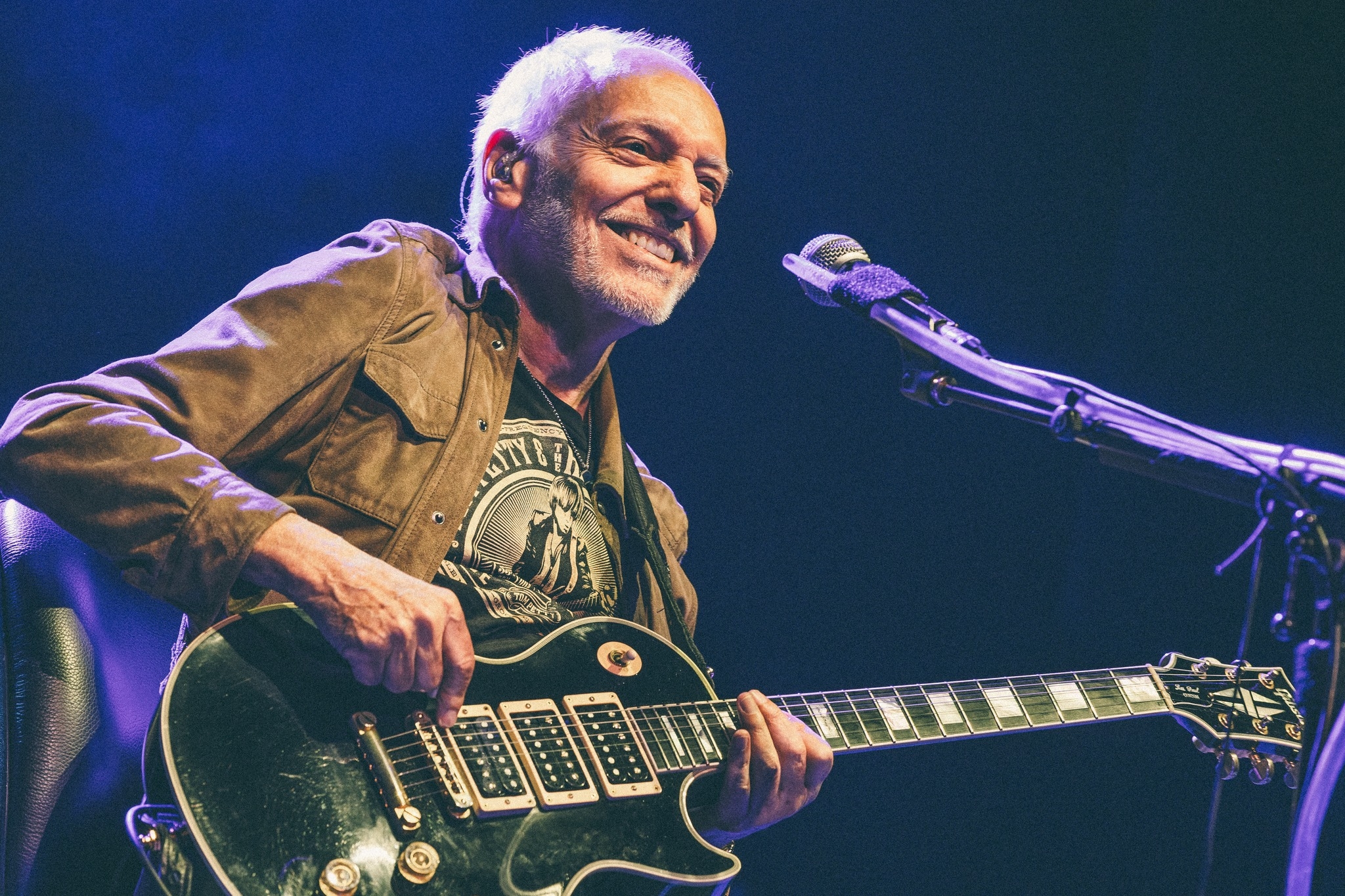 Erstes Studioalbum seit 16 Jahren: Peter Frampton kündigt „Carry The Light“ an