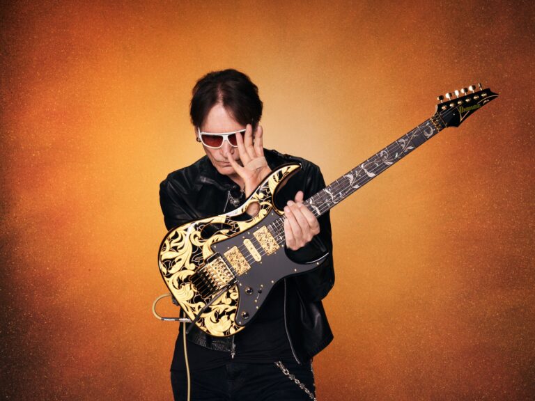 Steve Vai © Larry DiMarzio