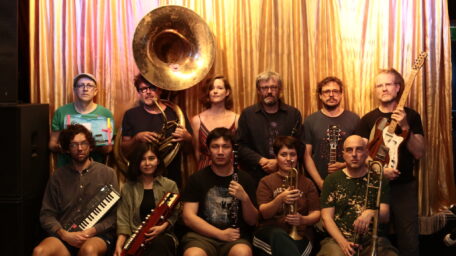 Zu elft im Studio © The Notwist