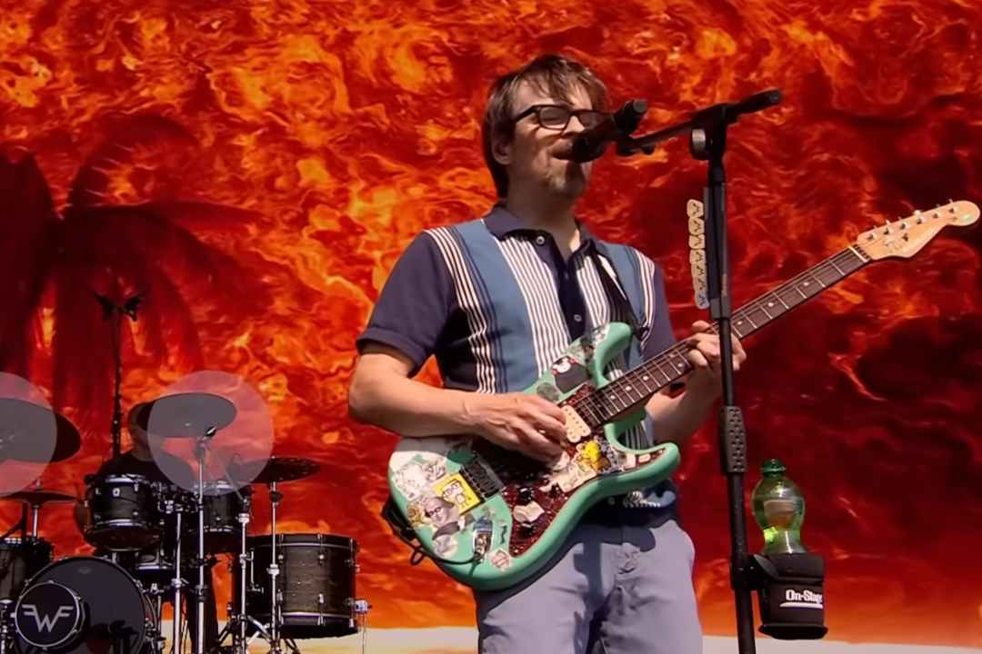 Weezer-Frontmann Rivers Cuomo veröffentlicht umfangreiche Cover-Sammlung auf YouTube