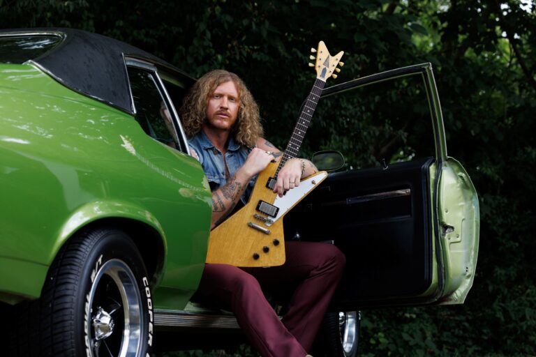 „Ich liebe Gitarrensoli“: JARED JAMES NICHOLS im Interview