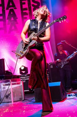 Samantha Fish (© Doug Hardesty)