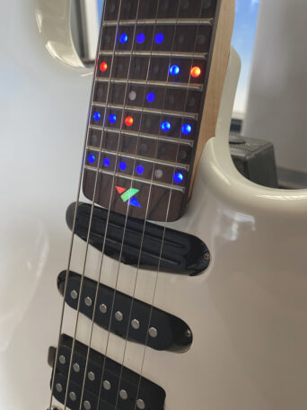 Litejam Smart Guitar Pickups und Griffbrett mit LED-Lichtern Litejam Smart Guitar Pickups und Griffbrett mit LED-Lichtern