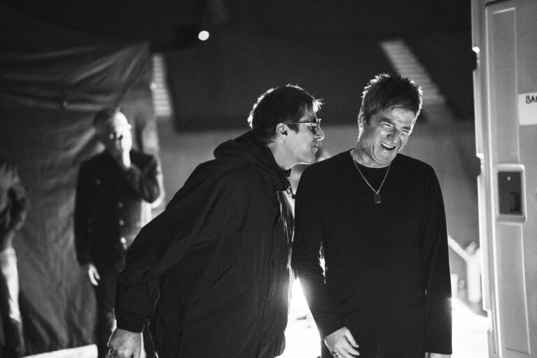 Oasis kündigen Reunion-Doku für September an