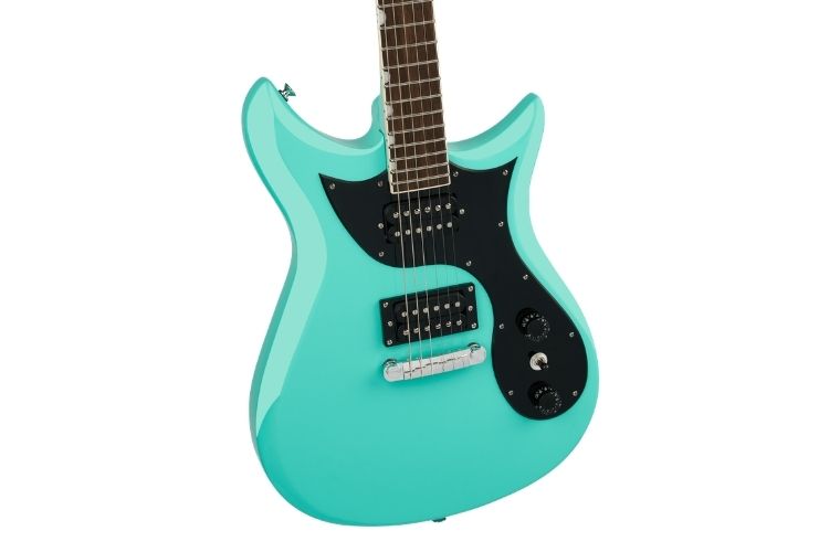 Zwei HotWire High Output Humbucker, Master Volume, Master Tone und Dreiwegschalter: Die CVT setzt auf ein reduziertes Rock-Setup.
