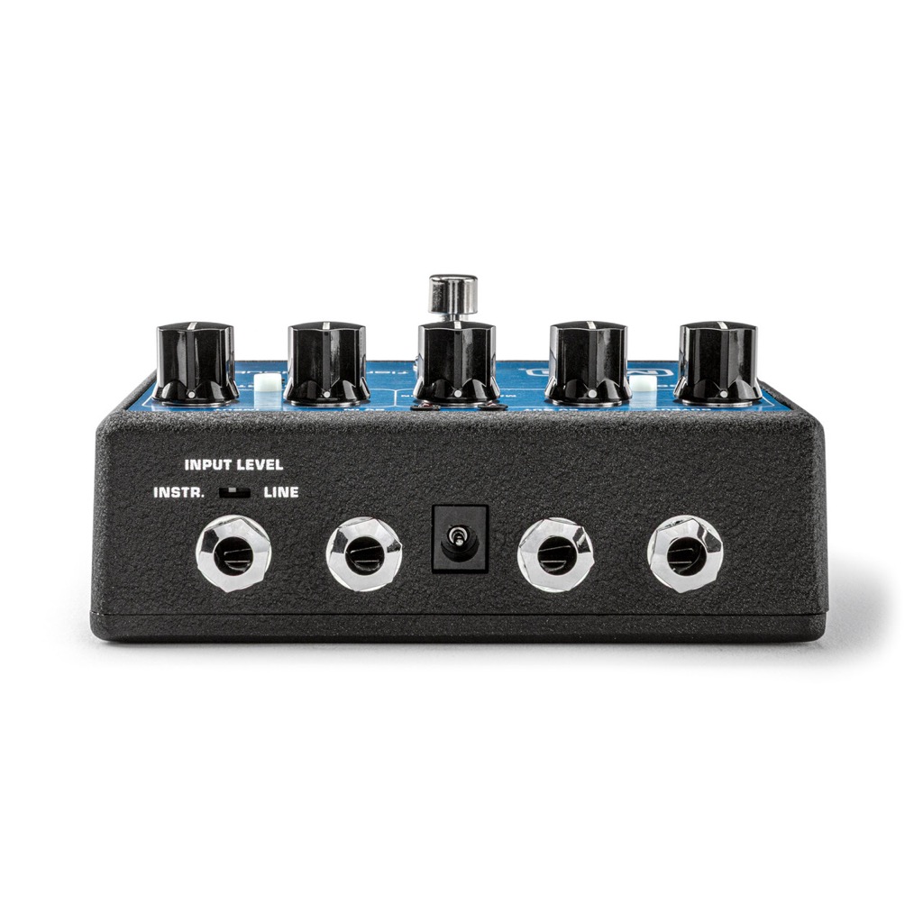 Neben Ein- und Ausgang verfügt der MXR Flanger/Doubler über CV In und CV Out sowie eine Umschaltung zwischen Instrumenten- und Line-Pegel – praktisch für Pedalboard, Effektweg und Studio.