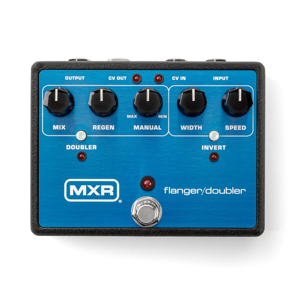 Der MXR Flanger/Doubler bietet mit Mix, Regen, Manual, Width und Speed direkten Zugriff auf die wichtigsten Parameter der analogen Modulation. Über Doubler und Invert lässt sich der Klangcharakter zusätzlich verändern.