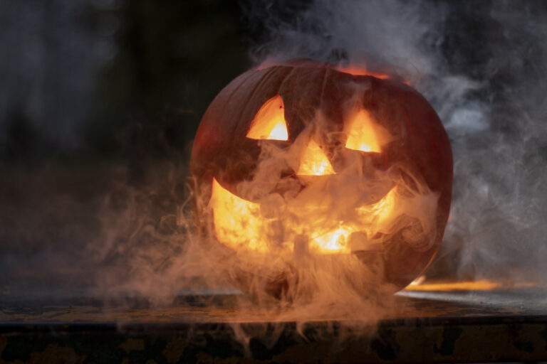 Halloween auf dem Pedalboard: Tricks für gruselige Gitarrensounds